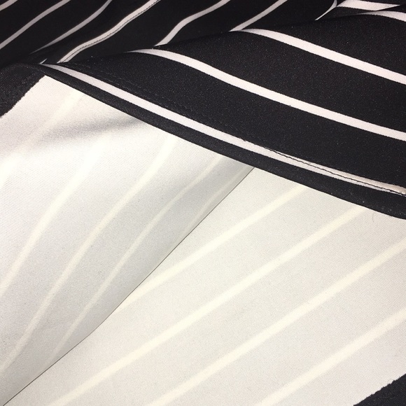 Decree Crop Top - Picture 7 of 7